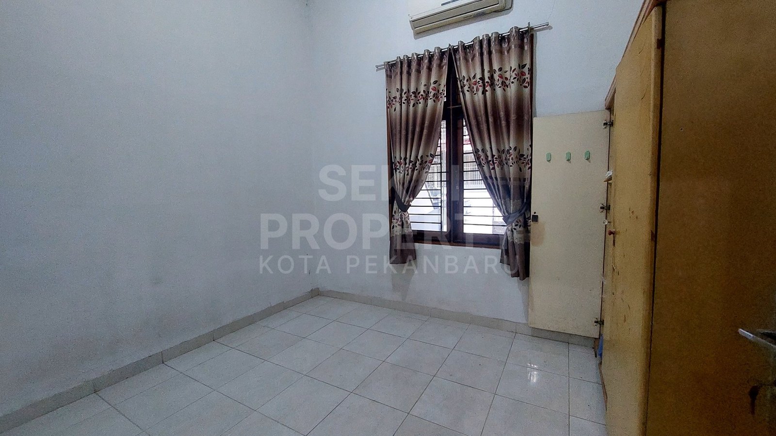 Lihat semua foto
