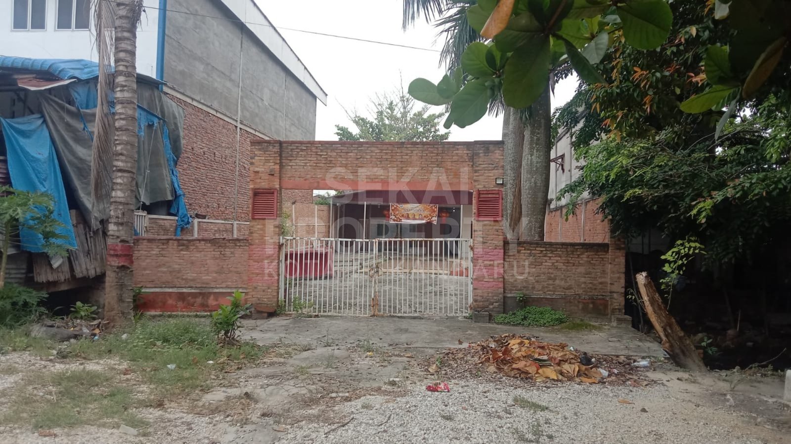 Dijual Rumah  Tepi Jl Dock / Jl Husni Thamrin Bisa Utk Bangun 2 Ruko, Dumai Riau