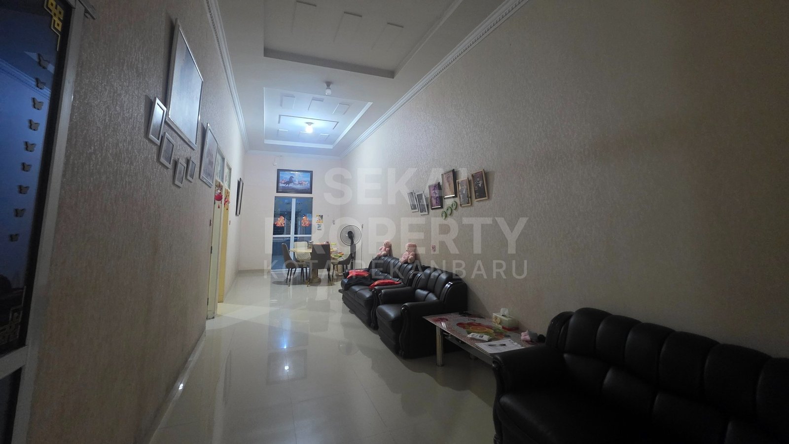 Lihat semua foto