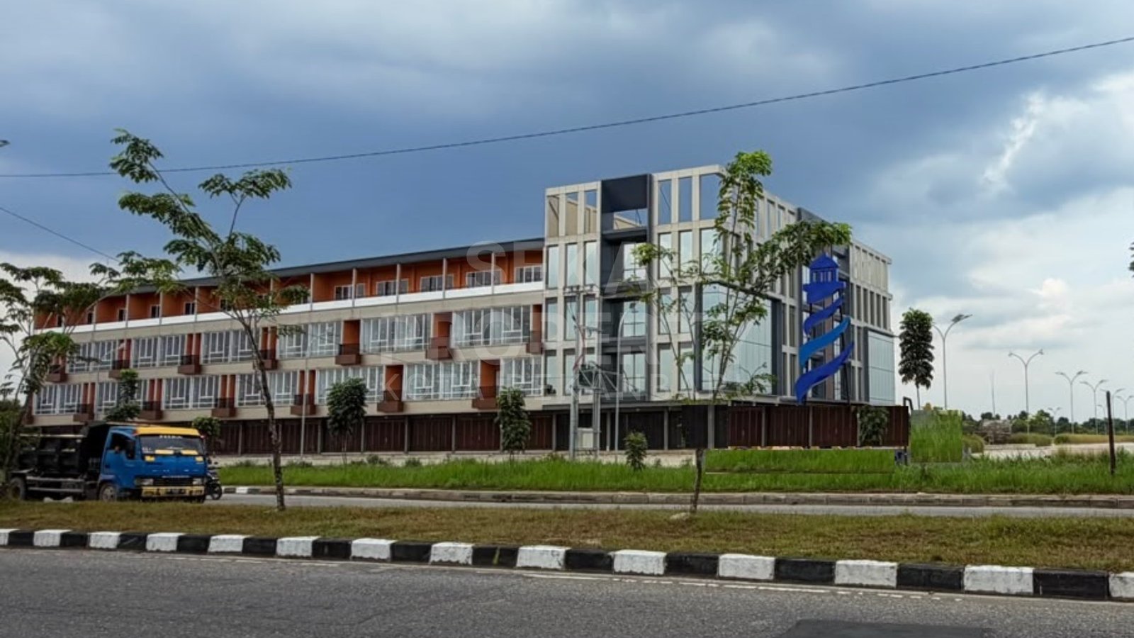 Disewa Ruko 4 Lantai Di Jl. Jenderal Sudirman